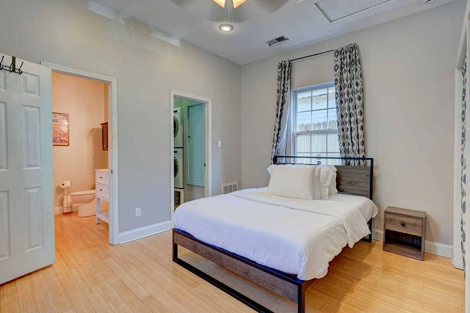 1 bed, 1.0 bath, $2,029 — Photo 4