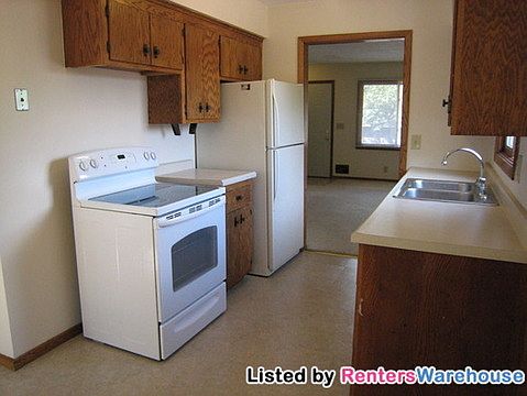 2nd image of 668 47 1/2 Ave NE