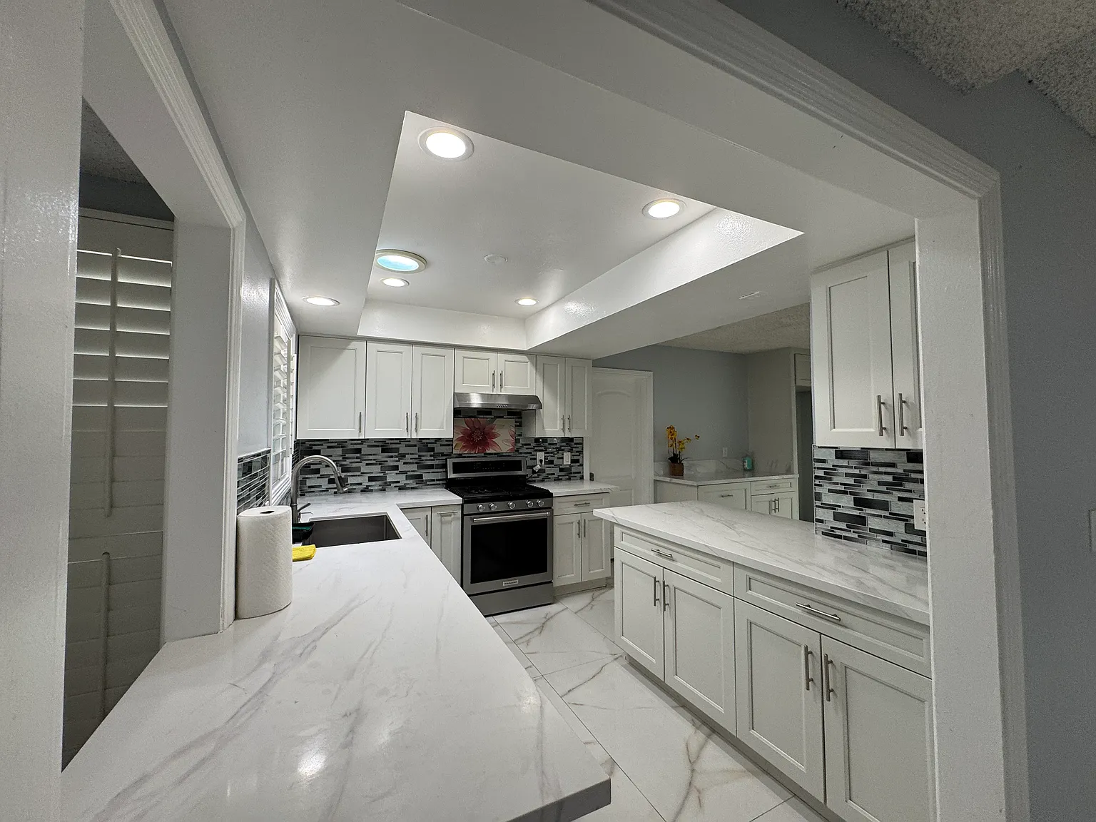 3 bed, 1.5 bath, 1752 sqft, $3,600 — Photo 4