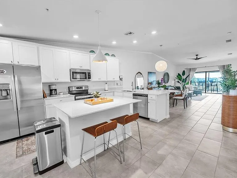 5711 Palmer Cir #206 — Photo 4