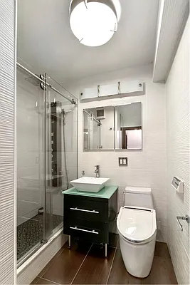 Sold by LG Fairmont Group | media 8