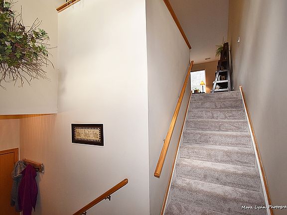 4th image of 261 Nicole Dr Unit B
