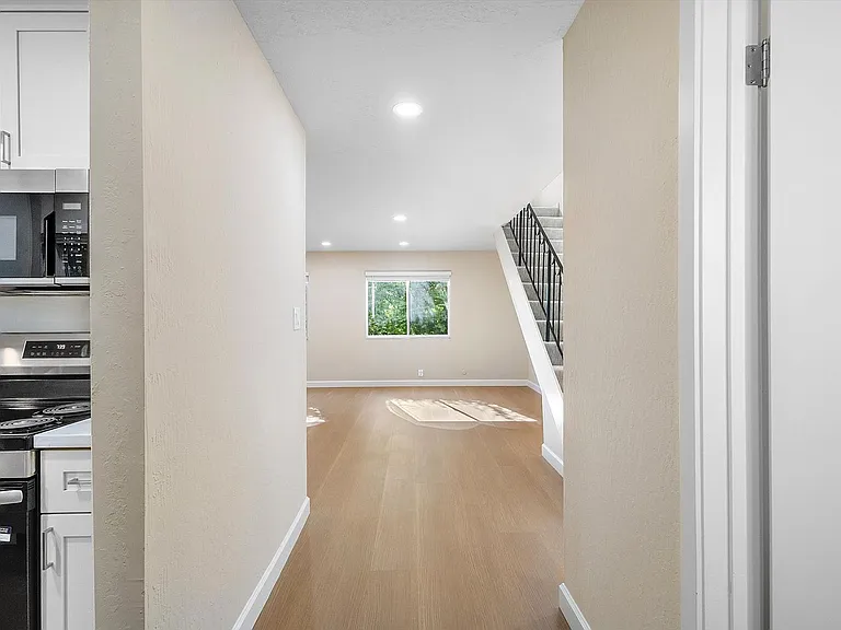 2150 Santa Clara Ave #G — Photo 4