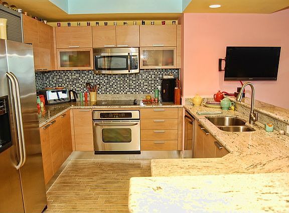4th image of 2640 Lake Shore Dr Unit 2110