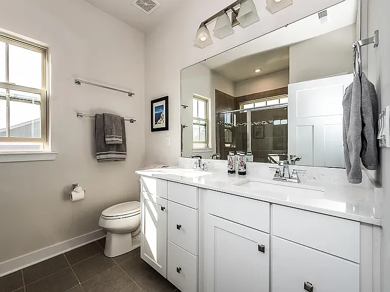 1724 Town Oak Ln — Photo 4