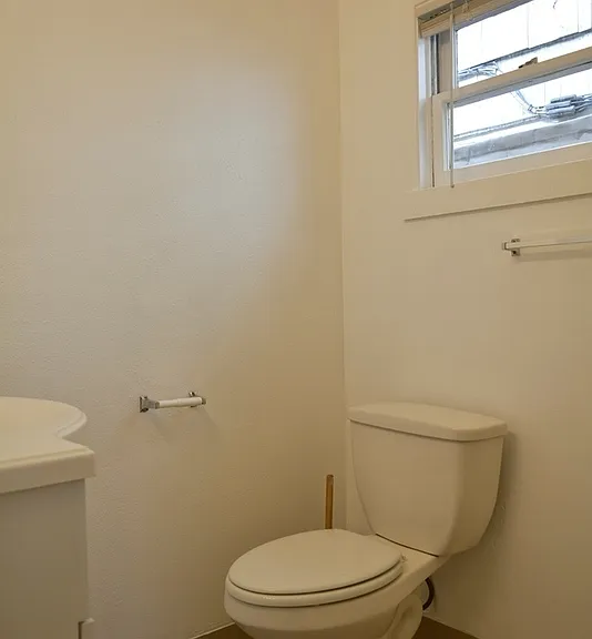 2704 NE Sandy Blvd — Photo 9