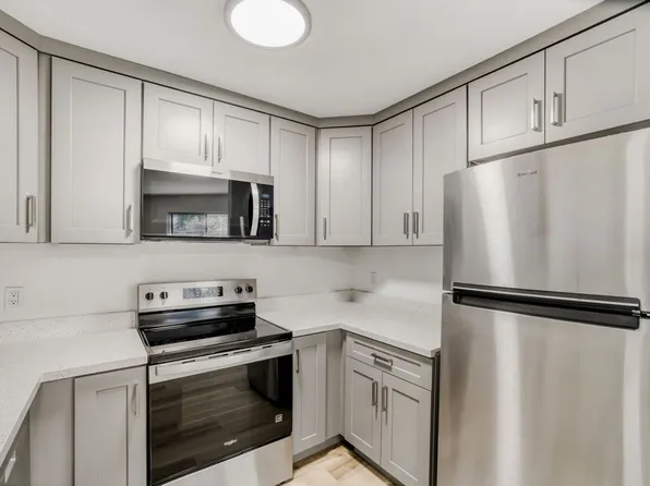 12535 Roosevelt, 12535 Roosevelt Way NE #102, Seattle, WA 98125