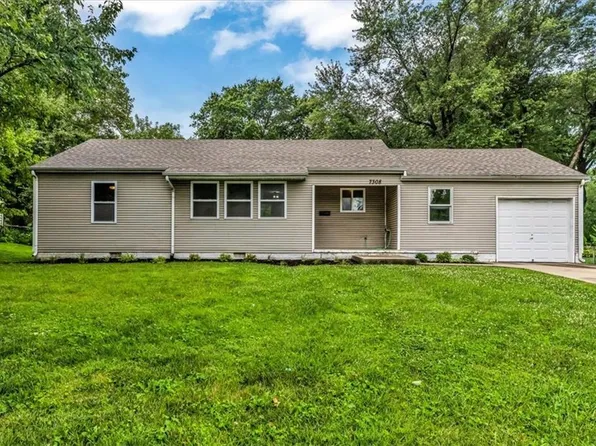 7308 Metcalf Ave, Overland Park, KS 66204