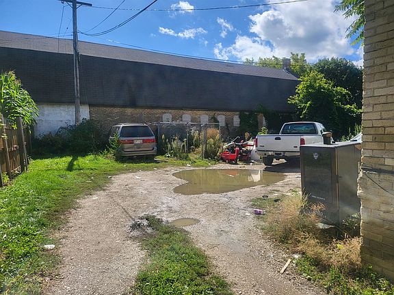 3rd image of 1615 Prospect St