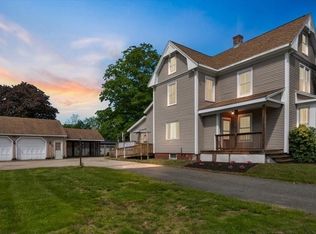 14 Maple St, Amesbury, MA 01913
