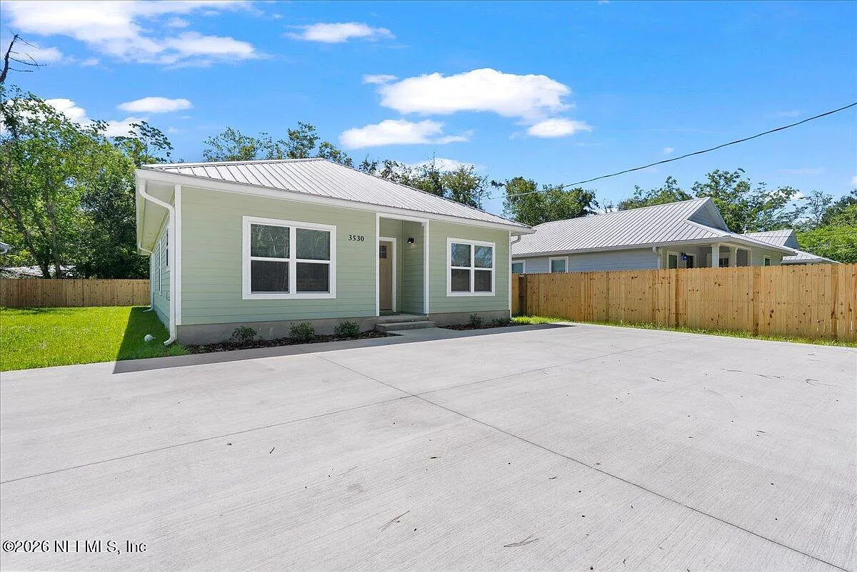 1 bed, 1.0 bath, 264 sqft, $1,500 — Photo 3