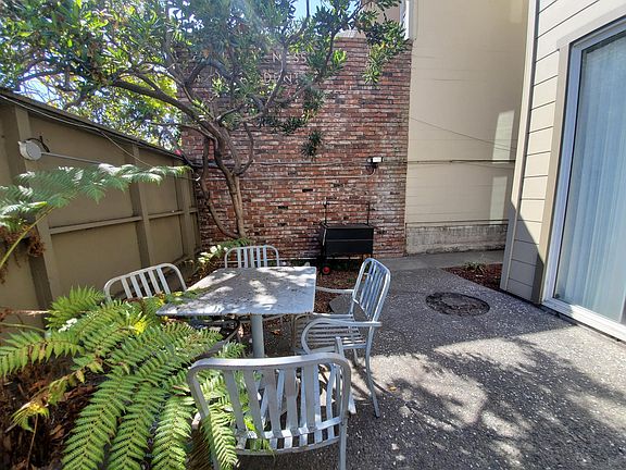 4th image of 2249 Van Ness Ave APT 2