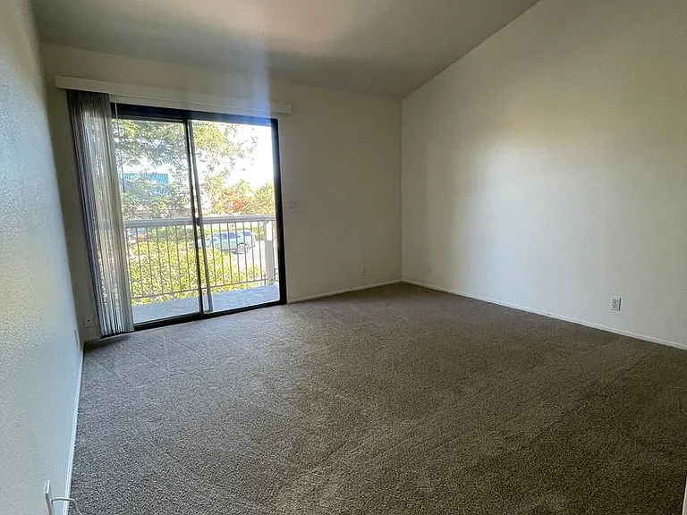 720 Sunrise Ave — Photo 22