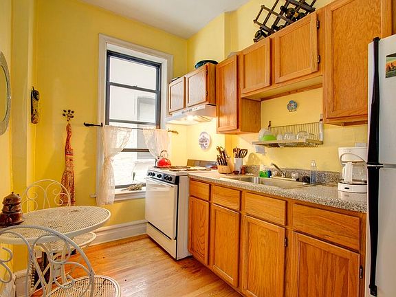 2nd image of 408 8th Ave APT 1A