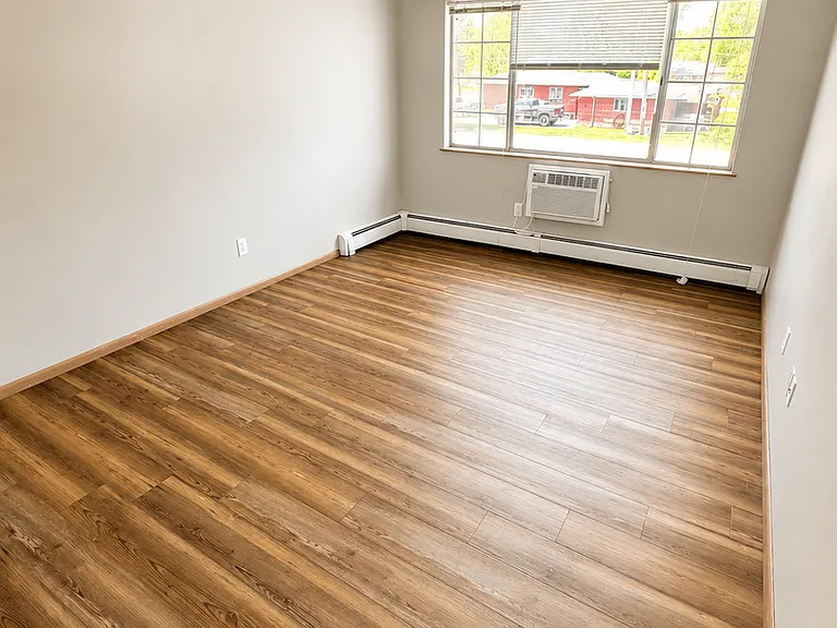 604 N Black River St — Photo 16