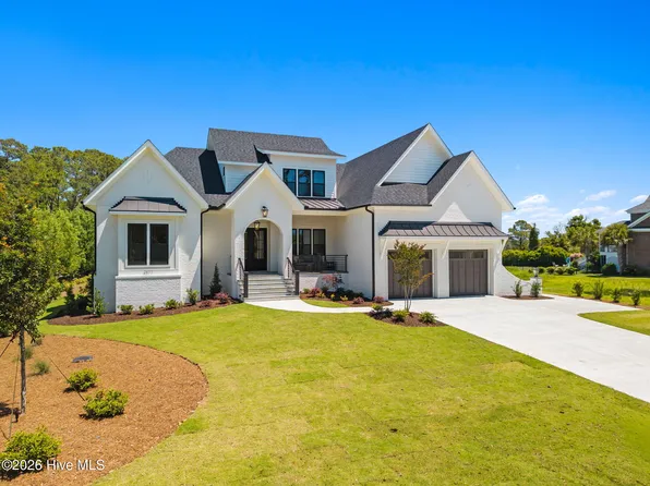 2611 Mariners Way SE, Southport, NC 28461