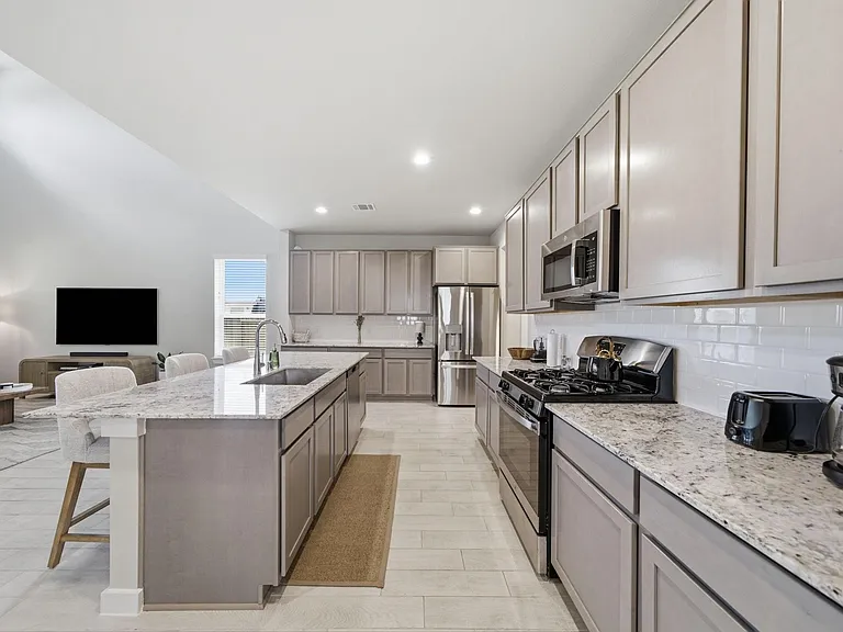 19702 Isola Breeze Dr — Photo 10