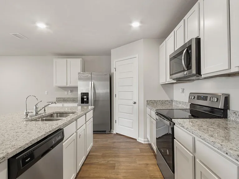 284 Ryder Ln — Photo 24