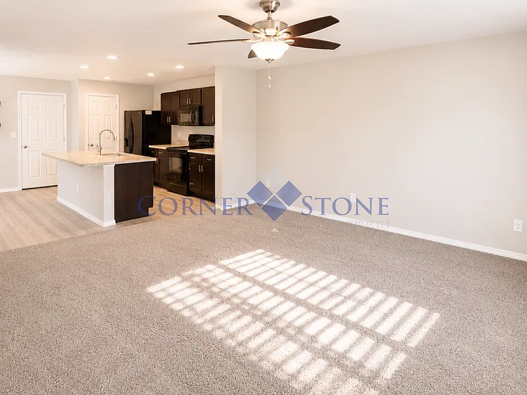 657 N Manship Ave — Photo 7