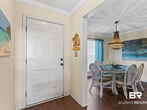 2nd image of 5106 Pine Way