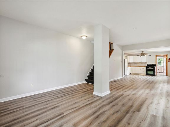 5th image of 110 E Washington Ave