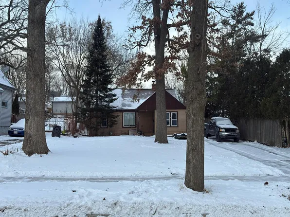 9406 W Mitchell St, West Allis, WI 53214
