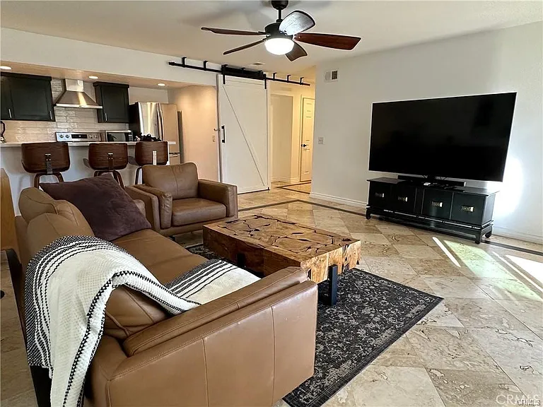 22867 Cove View St #B — Photo 51