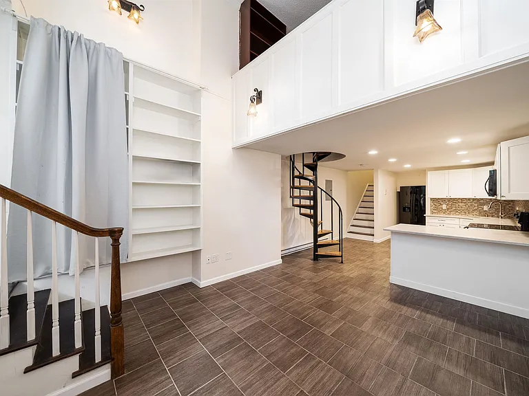 1314 Hudson St #2 — Photo 1