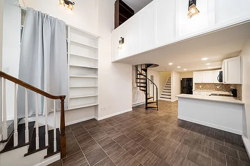 1314 Hudson St #2 Photo 1