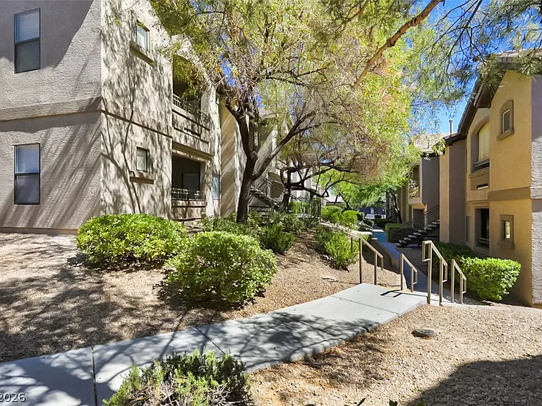 8250 N Grand Canyon Dr #1137 — Photo 5