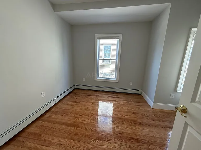 60 Bonair St #1 — Photo 4