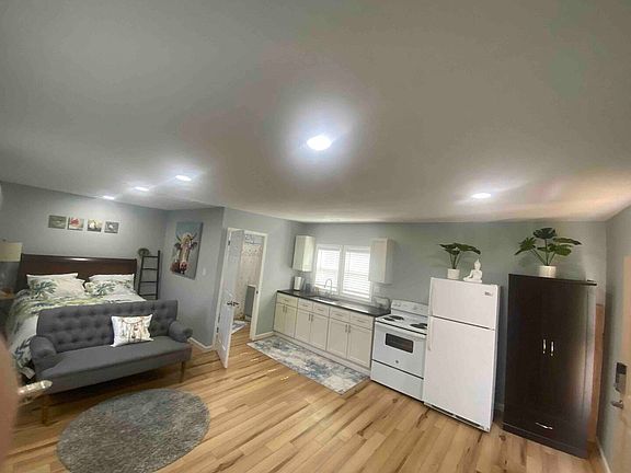 5th image of 1934 Grandview St #3