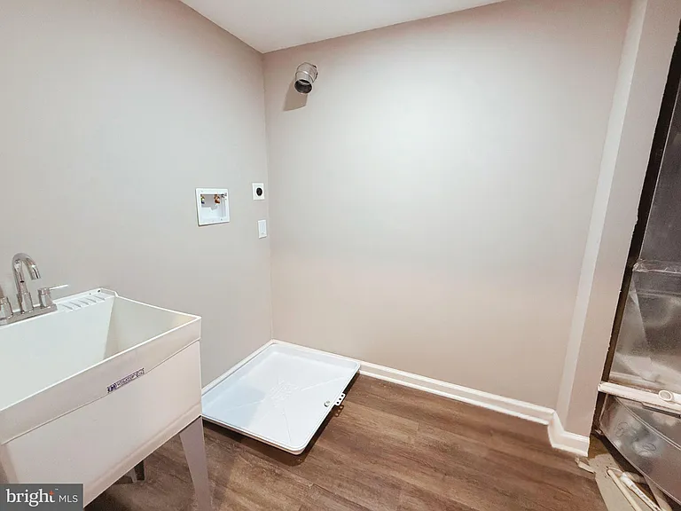 715 N Patterson Park Ave — Photo 18