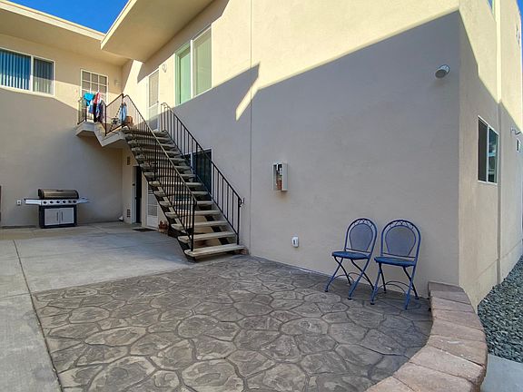 2nd image of 1044 Agate St #4