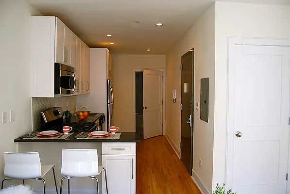 Rented by Bohemia Realty Group | media 7