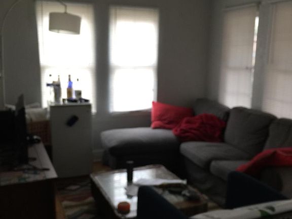 2nd image of 930 1/2 S Flood Ave