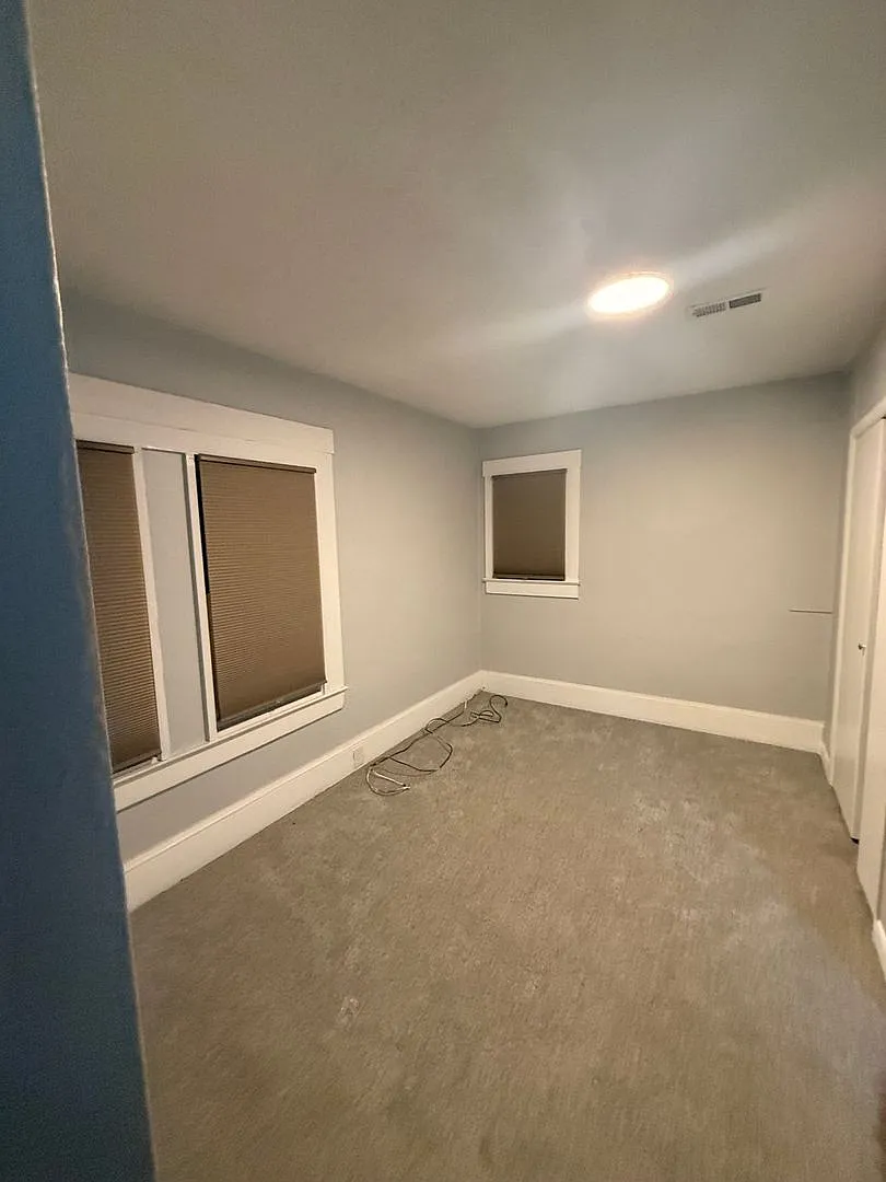 Charming 4BR House in High Point — Photo 2