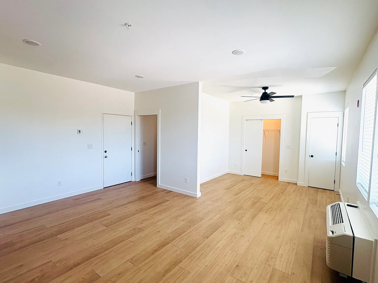 Studio, 450 sqft, $1,150 — Photo 4