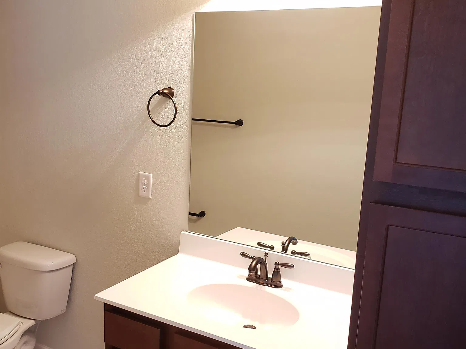 Reghan Place - 6410 — Photo 3