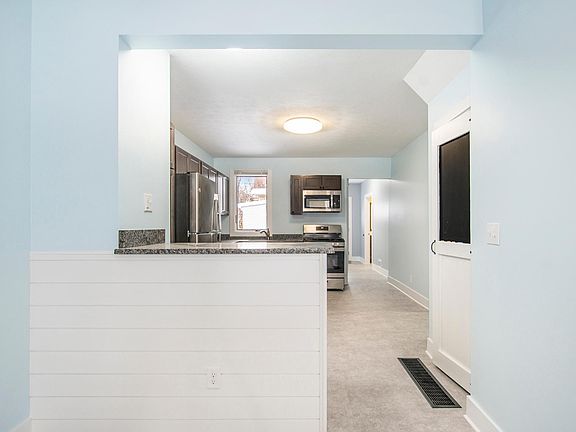 3rd image of 705 1/2 Lake Michigan Dr NW