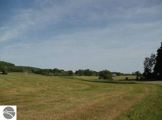 N Swede Rd, Northport, MI 49670