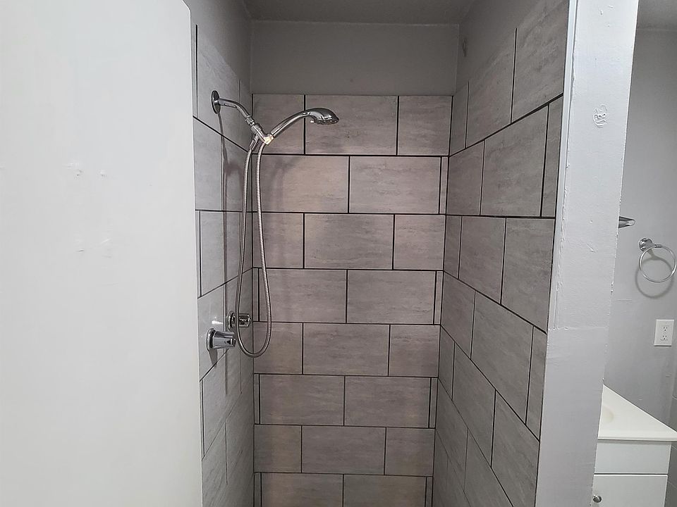 1st image of 523 N Quaker Ave APT C