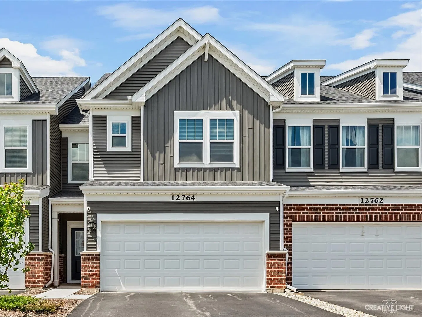 3 bed, 2.5 bath, 2020 sqft, $3,100 — Photo 2