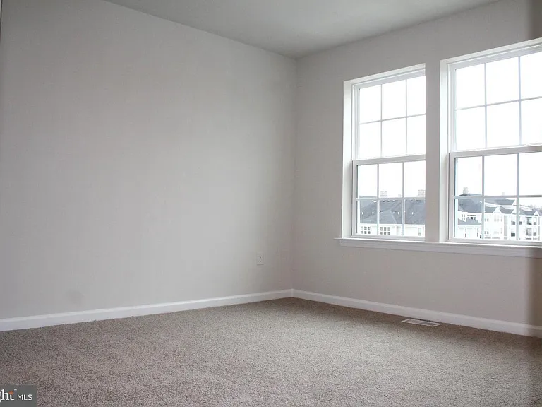 102 Jonagold Dr — Photo 13
