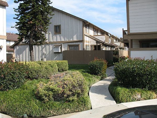 1st image of 1246 N Citrus Ave APT 1