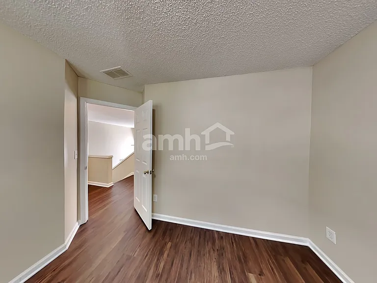 3450 Ridgefair Dr — Photo 17