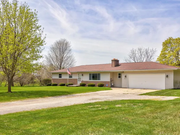 1107 N Block Rd, Reese, MI 48757