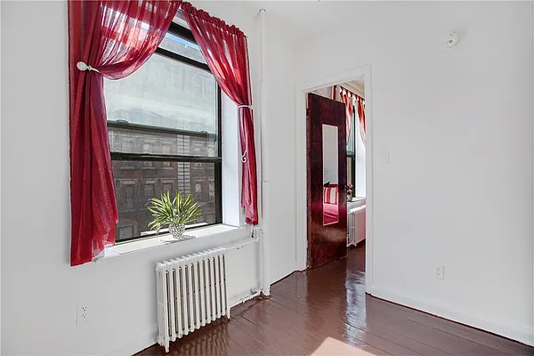 Sold by R New York | media 3