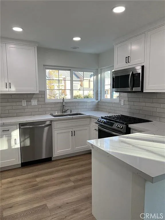 3 bed, 1404 sqft, $4,300 — Photo 4