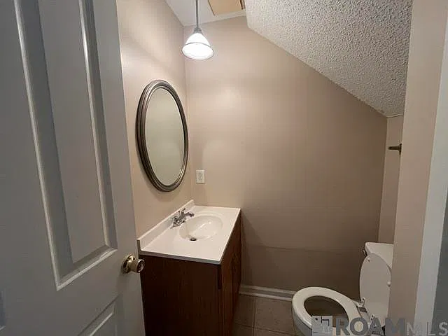 2 bed, 1200 sqft, $1,350 — Photo 4
